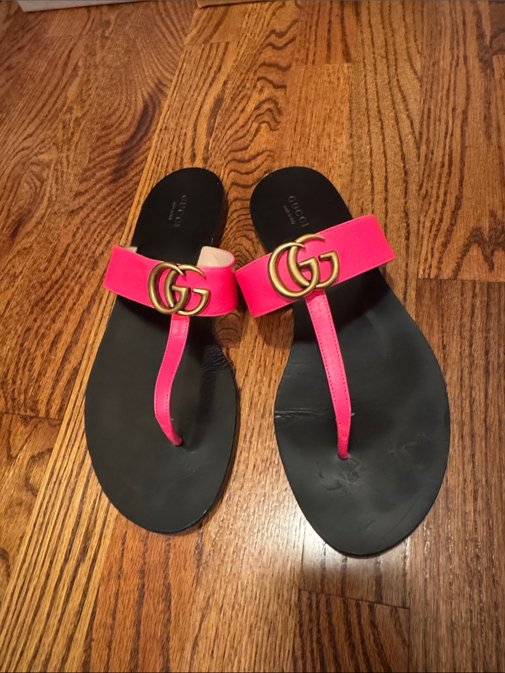 Gucci Hot Pink Leather GG Thong Sandals with Gold Hardware